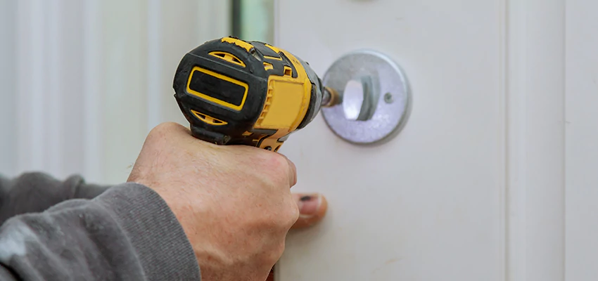 Street Locksmith For Smart Lock Repair in Palm Bay, FL